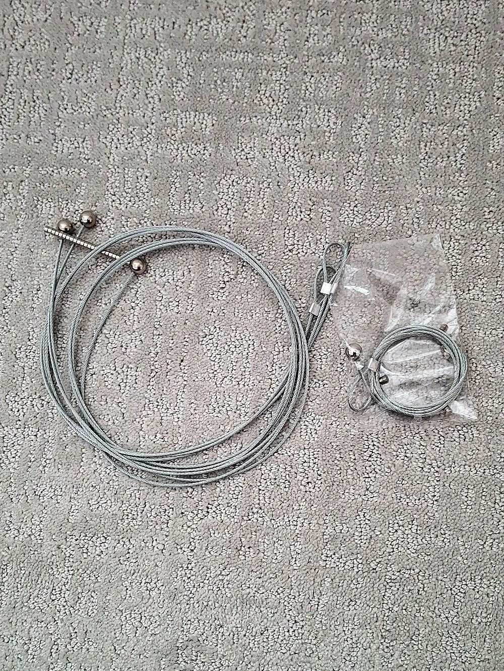 Metal Hanging Wire Picture Memento Note Display Hangers, Set Of 4 With Magnets
